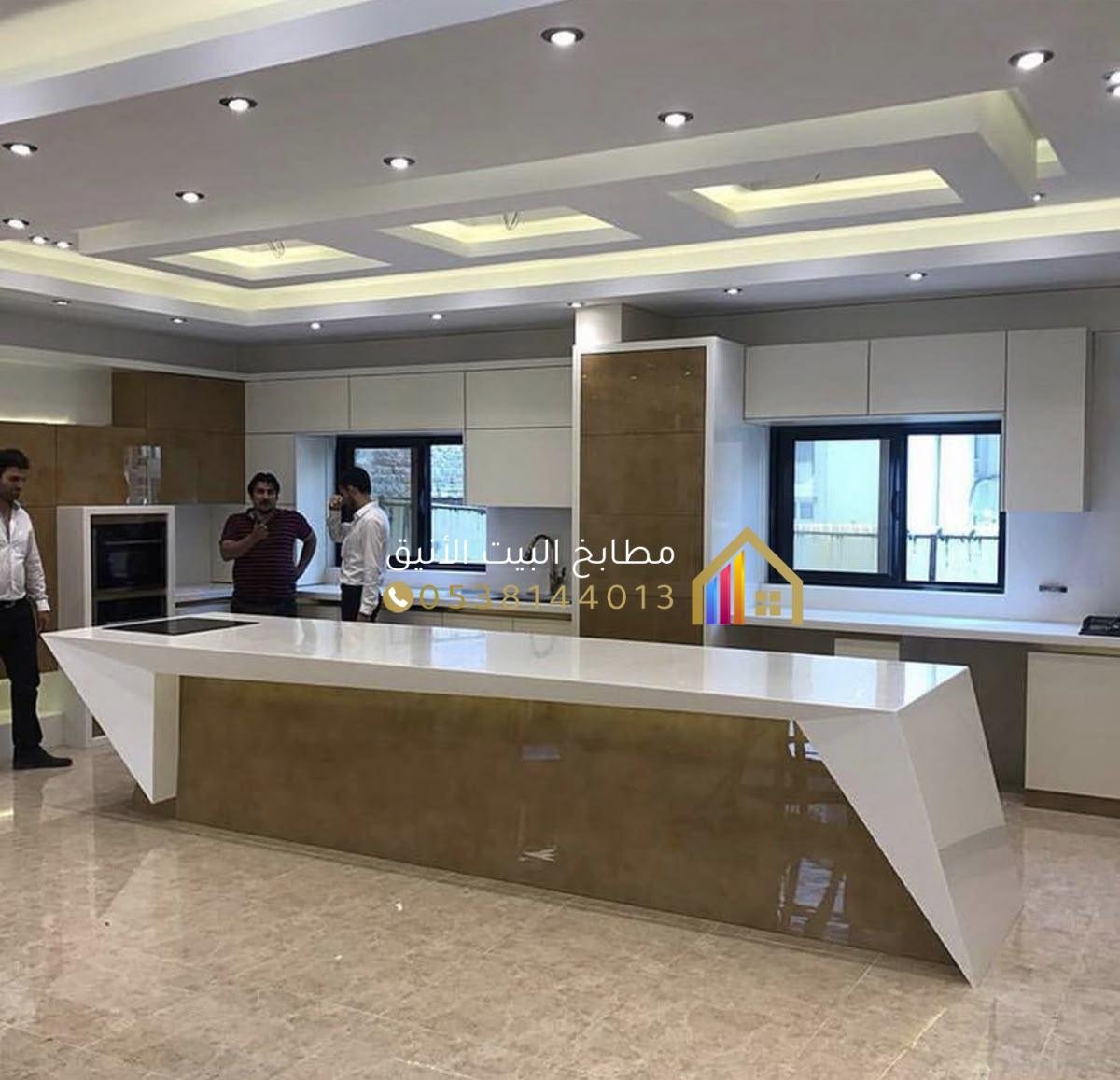 تصميم مطبخ مفتوح في حي التخصصي بالرياض